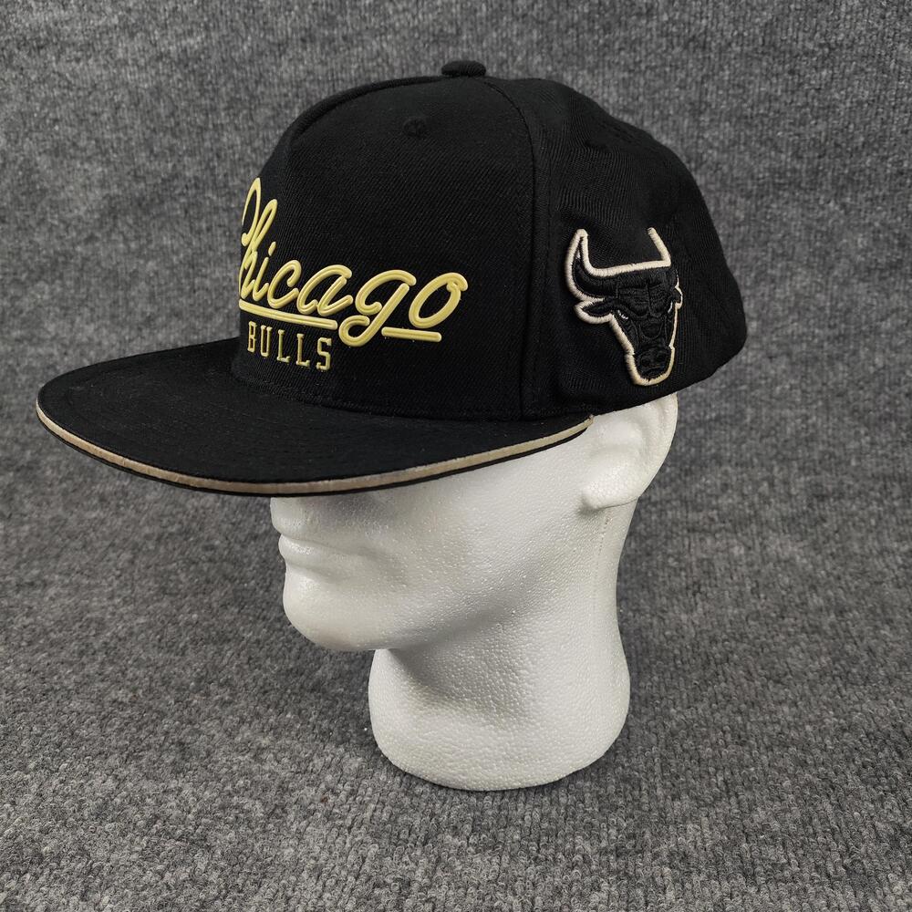 Chicago Bulls Hat Cap Snap Back Mens One Size Black NBA Basketball Mitchell Ness